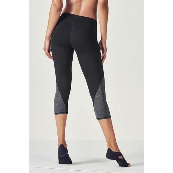 Fabletics Tuberose Black Gray Capri Leggings Size S - Picture 2 of 7